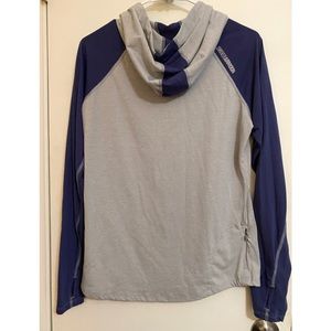 Under armor light weight sweatshirt size medium